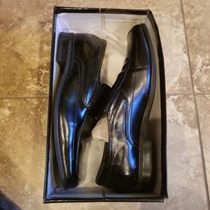 Giorgio Venturi Men's Leather Dress Shoe - Sleek Oxford Slip On